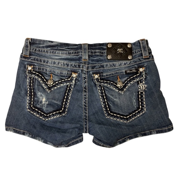 Miss Me Shorts Rhinestone Embroidered Distressed Size 30 - Picture 1 of 6